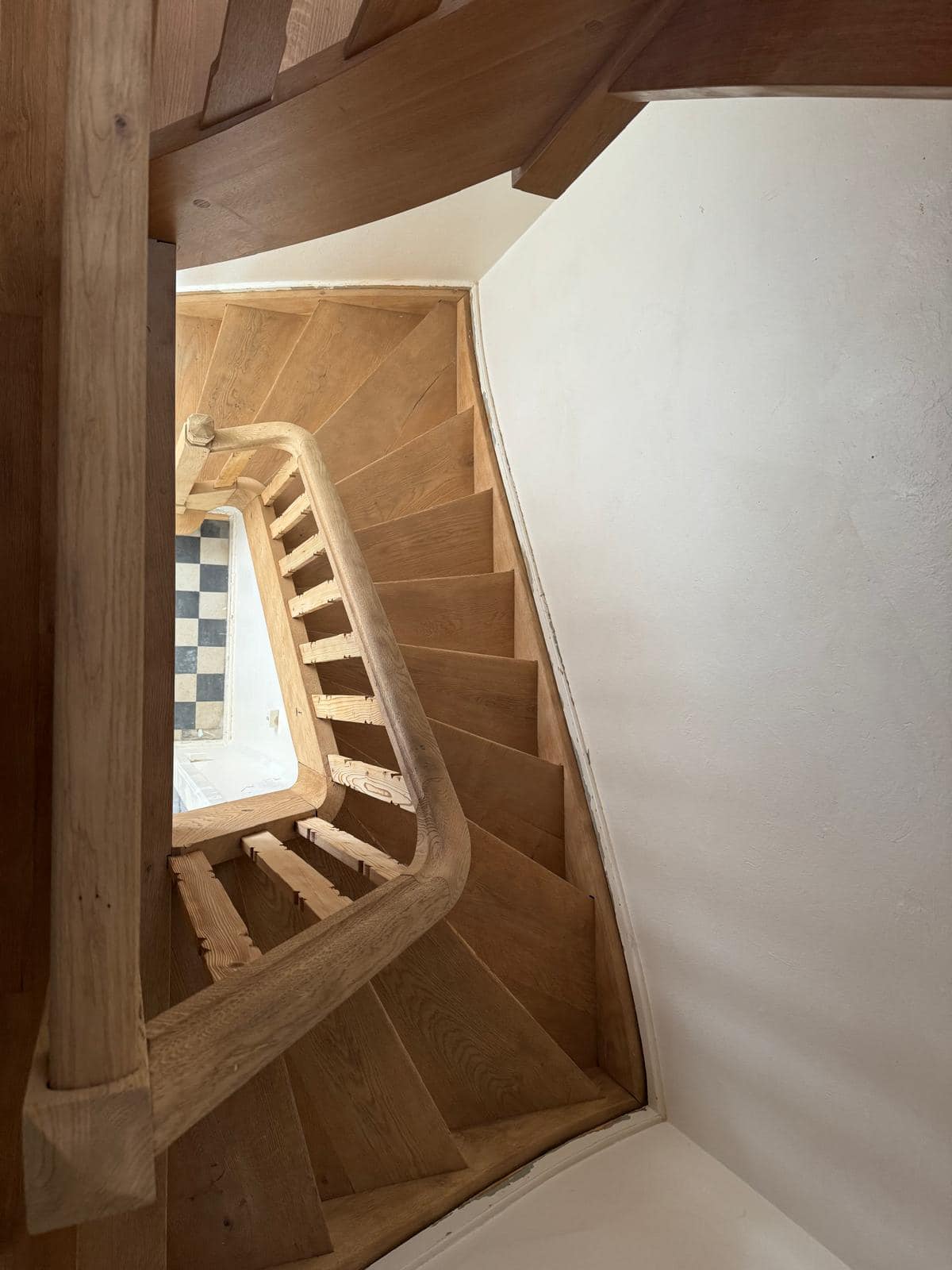 Escalier en bois apres sablage par DST Decap